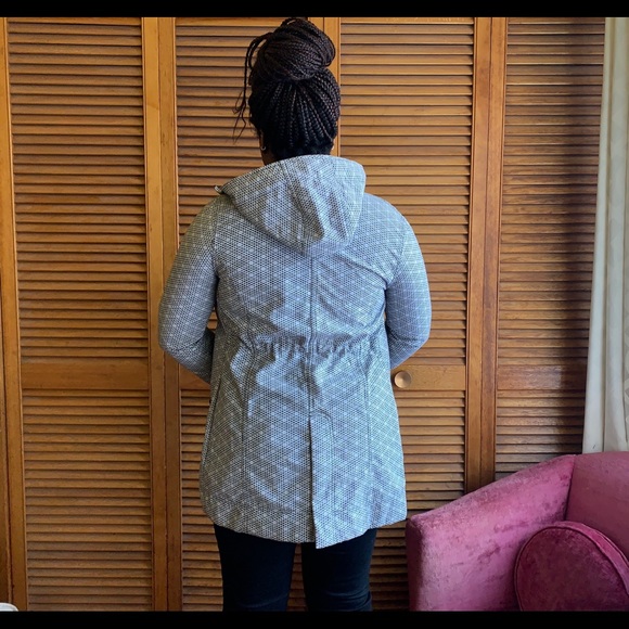 Windbreaker - Picture 2 of 4